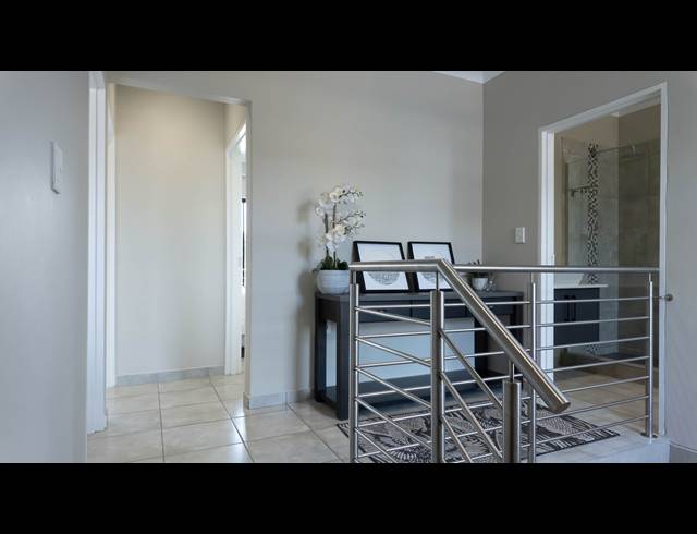 3 BEDROOM APARTMENT FOR SALE IN SINOVILLE
